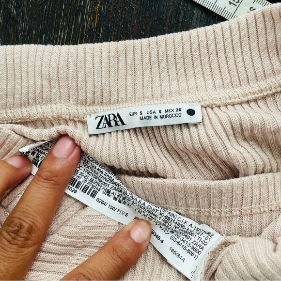 Zara Cropped Ribbed Button Sweater Top Small Beige Neutral Minimal Fall Layer - Picture 3 of 3